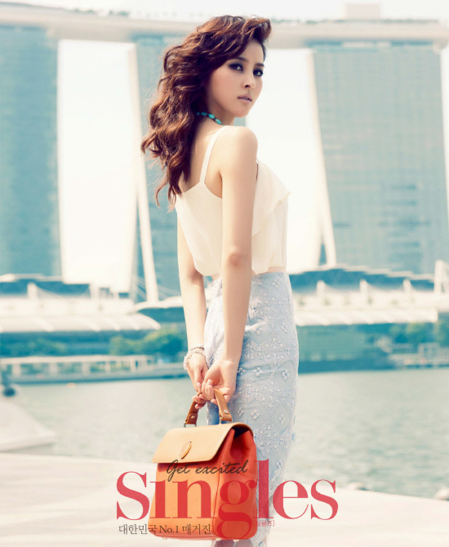 Han Hye Jin trên tạp chí Singles