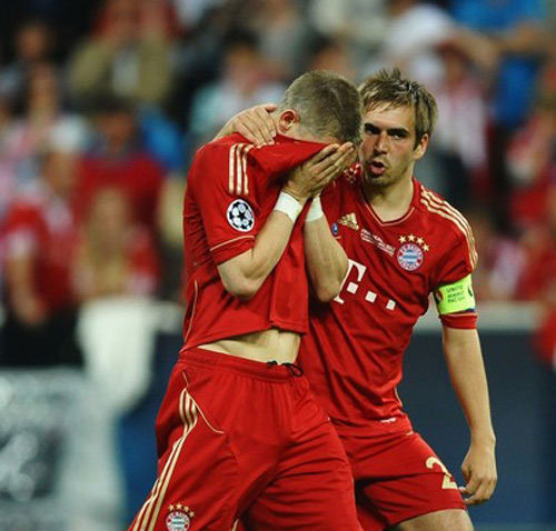 Bayern: Hai ngôi sao, một số phận - 1