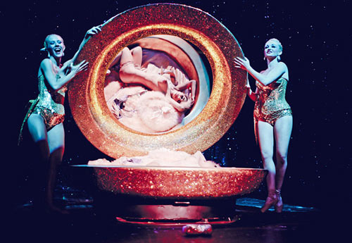 Nữ hoàng thoát y đốt mắt mày râu - 14