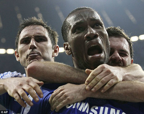Drogba rời Chelsea: Tạm biệt người hùng - 8