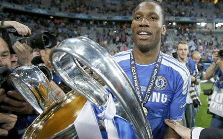 Drogba rời Chelsea: Tạm biệt người hùng - 11