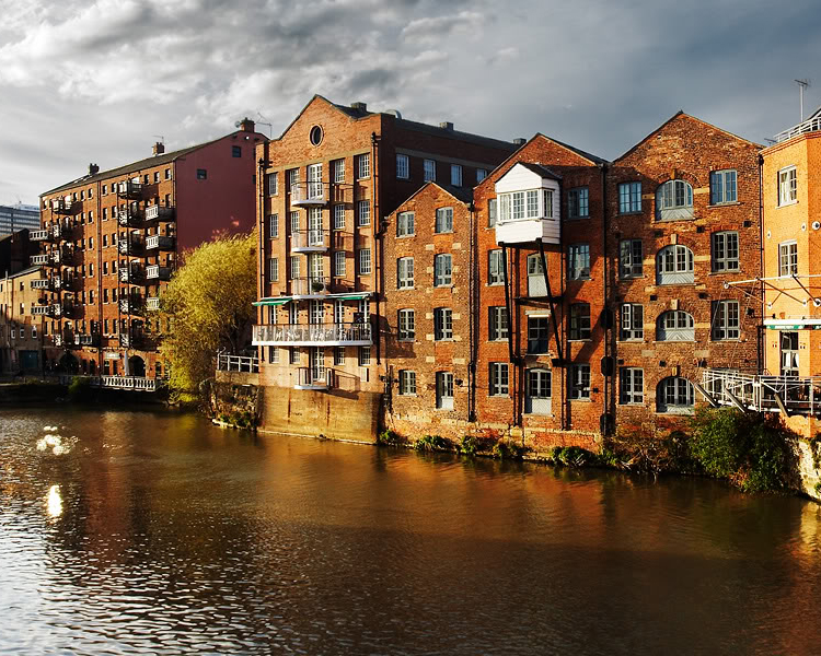 Leeds là thành phố thơ mộng phía Tây Yorkshire vương quốc Anh.