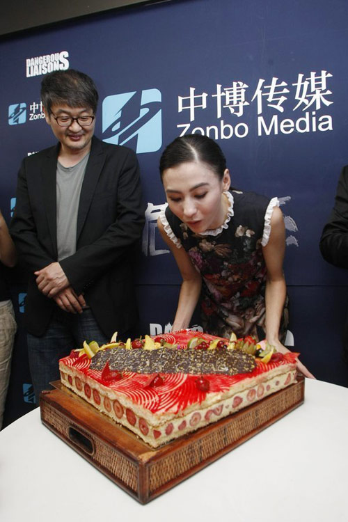 Trương Bá Chi đón sinh nhật tại Cannes - 1
