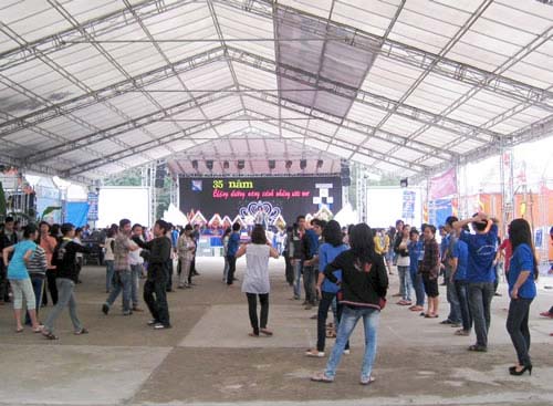 Những sinh viên từ bỏ giảng đường (P2) - 2