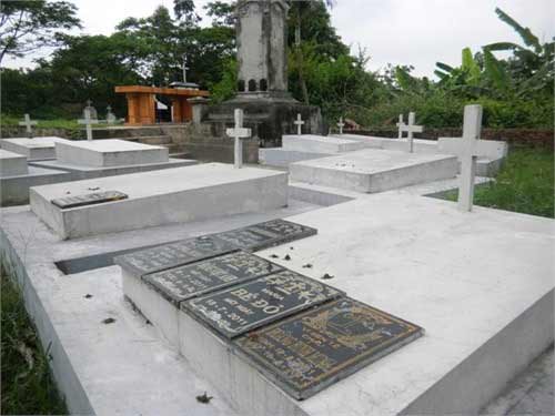 Xót xa nghĩa trang chôn 5 vạn hài nhi - 5