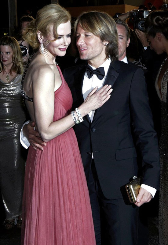 Lặng người với những khoảng hở sexy - 20