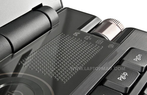 Samsung Series 7 Gamer: Cỗ máy chơi game khổng lồ - 7