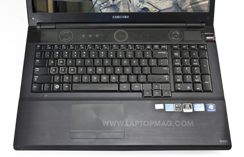 Samsung Series 7 Gamer: Cỗ máy chơi game khổng lồ - 8