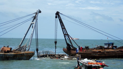 Tàu Trường Hải Star đã nổi - 2