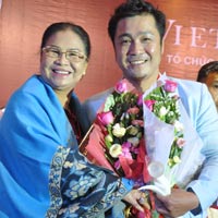 - Lý Hùng lập kỷ lục Việt Nam