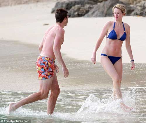 Bị bỏ rơi, SAO MU giải sầu cùng vợ - 7