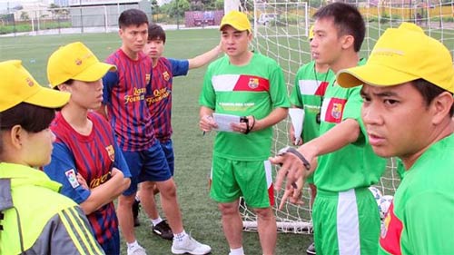 Giấc mơ Barca của cầu thủ nhí Việt Nam đã bắt đầu - 1