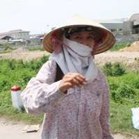 Tin tức trong ngày - Xót xa người phụ nữ lên phố... "đẻ thuê"