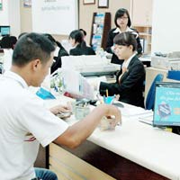 Kinh doanh - Lãi suất giảm nhanh