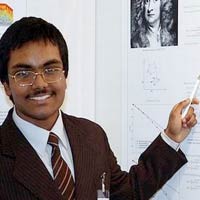 Giáo dục - du học - 16 tuổi giải bài toán 350 tuổi của Newton