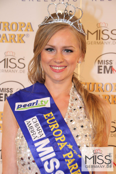 Người đẹp Nga là Hoa hậu EURO 2012 - 9