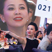 Hậu trường phim - Lưu Gia Linh nổi bật trong tiệc từ thiện