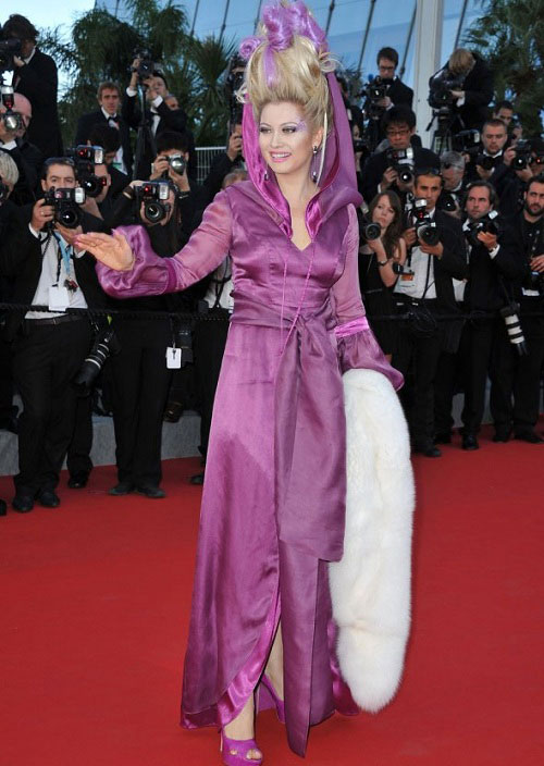 Những bộ cánh làm xấu thảm đỏ LHP Cannes - 14