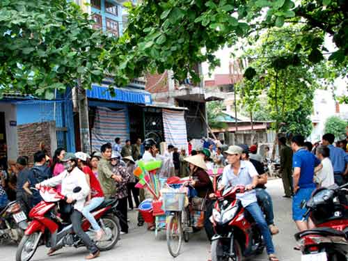 Bị cắt cổ, vợ chết, chồng nguy kịch - 2