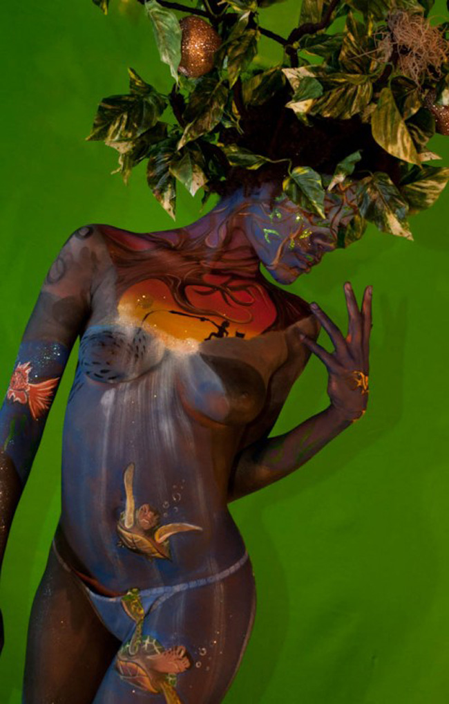 Đó là Festival body painting thu hút hàng vạn người tham gia.