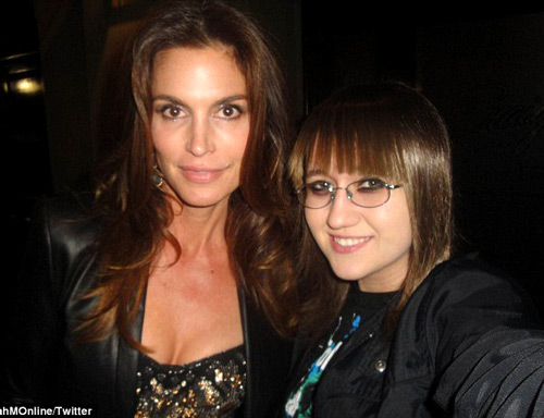 Cô gái 16 tuổi chụp ảnh với 5.000 người nổi tiếng - 11