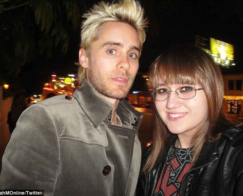 Cô gái 16 tuổi chụp ảnh với 5.000 người nổi tiếng - 16