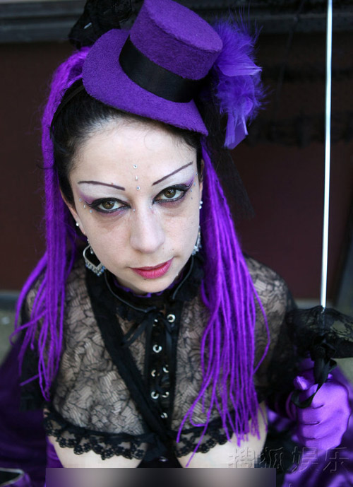 Sốc với màn khoe ngực tại LH âm nhạc Đức - 4