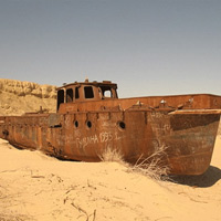 Tin tức trong ngày - Uzbekistan: Tàu "ma" phơi mình trên sa mạc