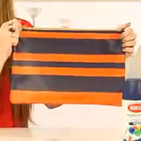 Bí quyết mặc đẹp - "Chế" clutch kẻ sọc thời thượng