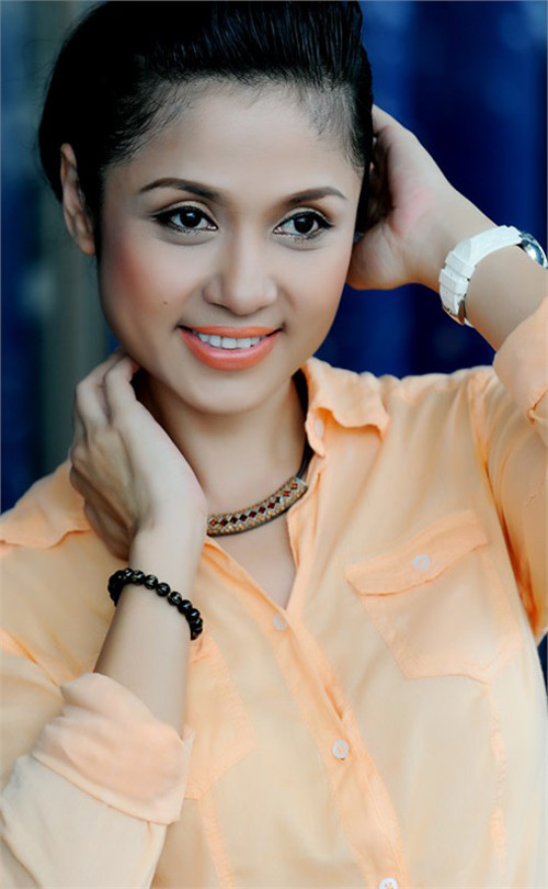 Sao Việt sexy cùng son cam - 9