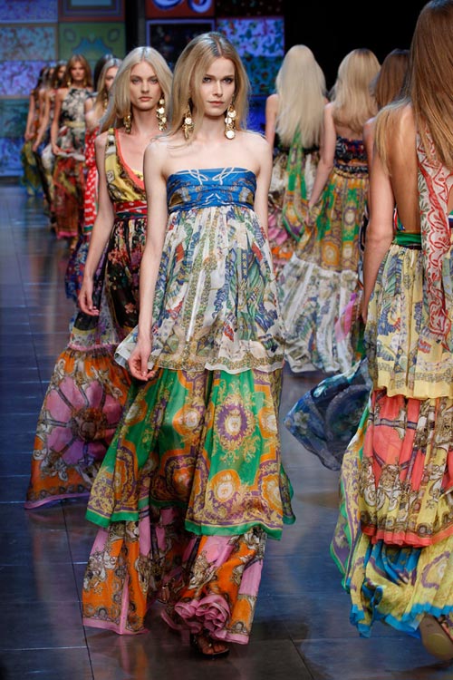 Mốt váy kín đáo nhưng sexy của sao Việt - 2