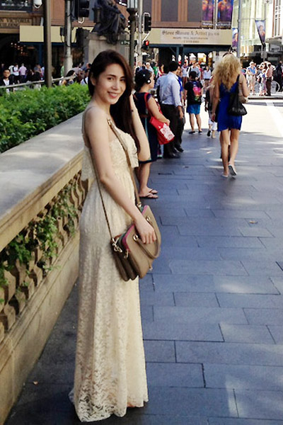 Mốt váy kín đáo nhưng sexy của sao Việt - 7