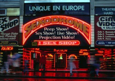 Những phố "đèn đỏ" đình đám nhất thế giới - 9