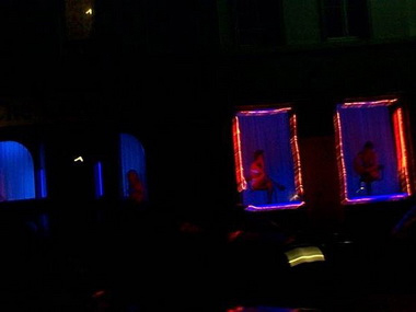 Những phố "đèn đỏ" đình đám nhất thế giới - 4