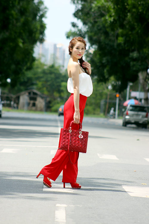 Thái Hà khoe eo, lưng... bất tận - 9