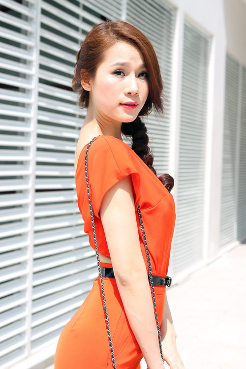 Thái Hà khoe eo, lưng... bất tận - 11