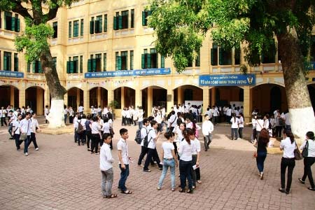 Gần 1 triệu sĩ tử đến xem phòng thi - 10