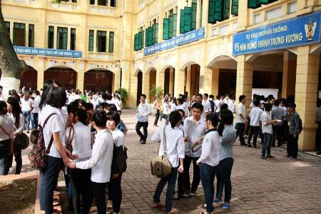 Gần 1 triệu sĩ tử đến xem phòng thi - 8