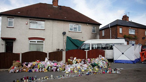 Anh: Rúng động vụ cha mẹ thiêu sống 6 con nhỏ - 4