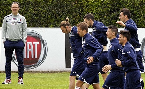 ĐT Italia có thể rút lui khỏi EURO 2012 - 1
