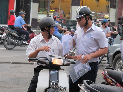 TP.HCM: Sĩ tử lo lắng trước giờ thi Văn - 2