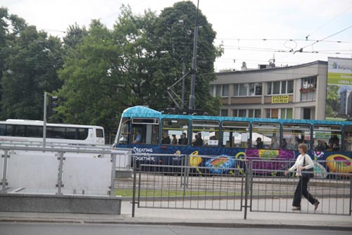 “Không có nhiều người được hưởng lợi từ EURO” - 4