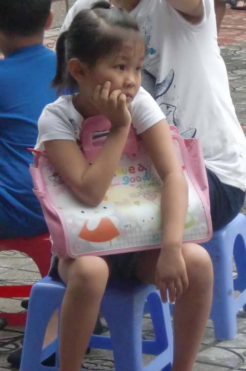 Chùm ảnh: Bé xếp hàng thi vào... lớp 1 - 9