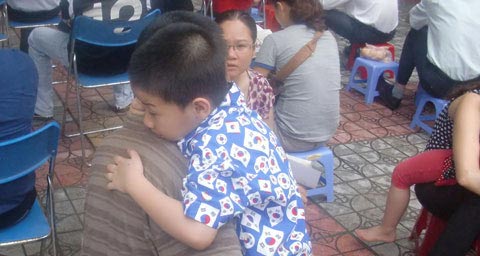 Chùm ảnh: Bé xếp hàng thi vào... lớp 1 - 12