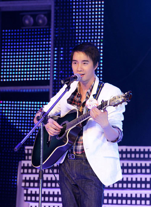 Thu Minh kín đáo khoe vẻ gợi cảm - 4