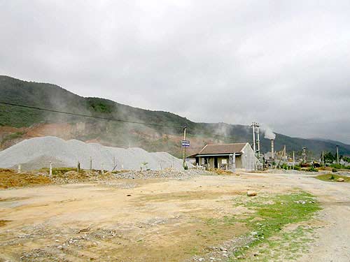 Phận làm phu treo đời trên vách đá - 2