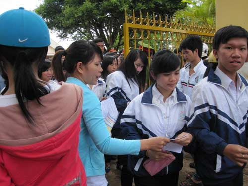 Môn Lịch sử: Thí sinh cười tươi rói - 8