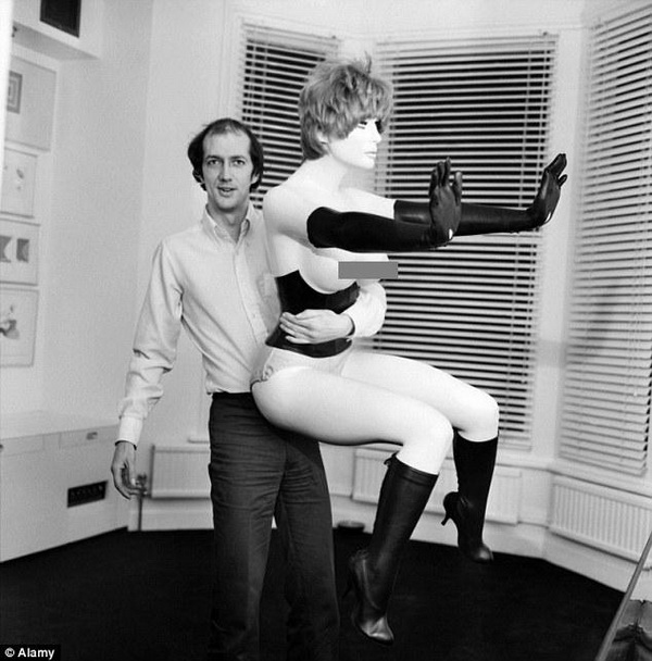 Bỏ 83 tỷ đồng mua ghế... nhạy cảm - 2