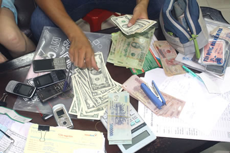 Đánh sập đường dây số đề quy mô lớn - 2