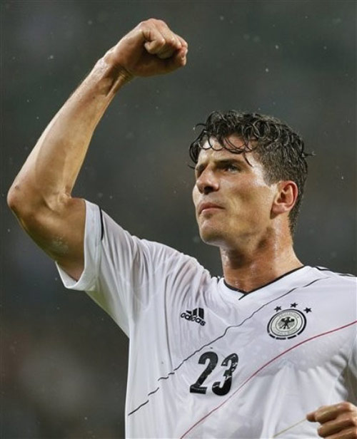 Euro 2012: Người hùng, anh là ai? - 6